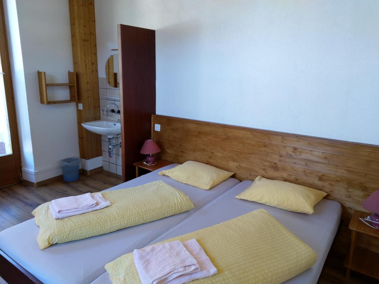 Maison D'Hotes De La Gare Montbovon Rum bild